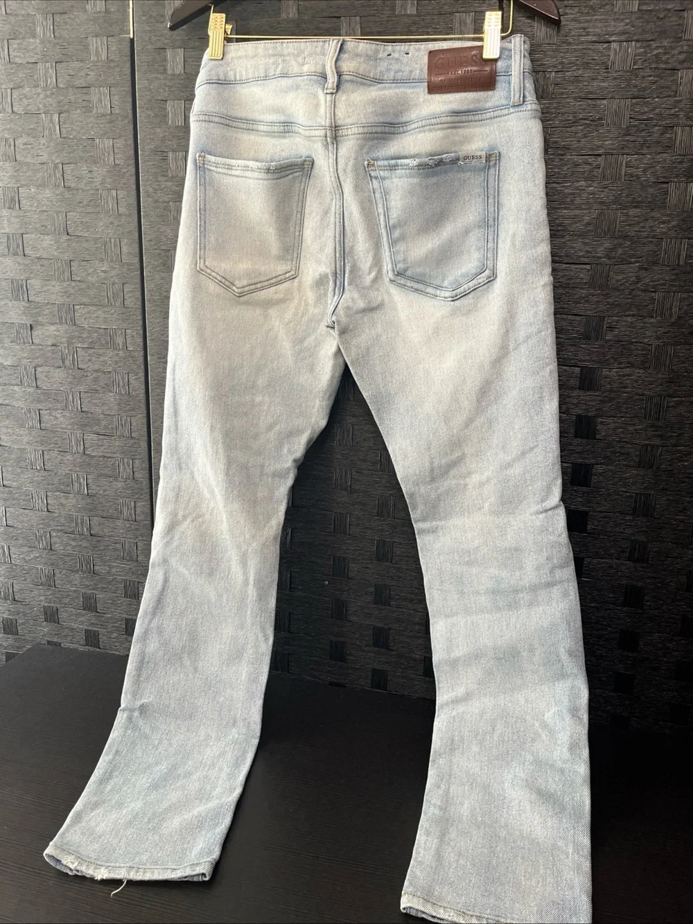 GUESS Men’s Skinny Fit Light Wash Distressed Blue Jeans Size 30x30